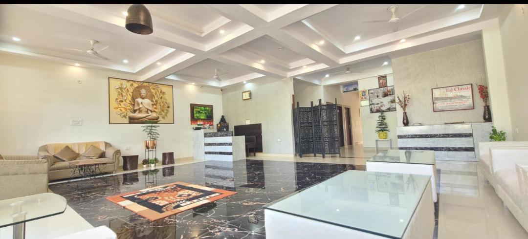 Taj Classic Agra Агра Екстериор снимка